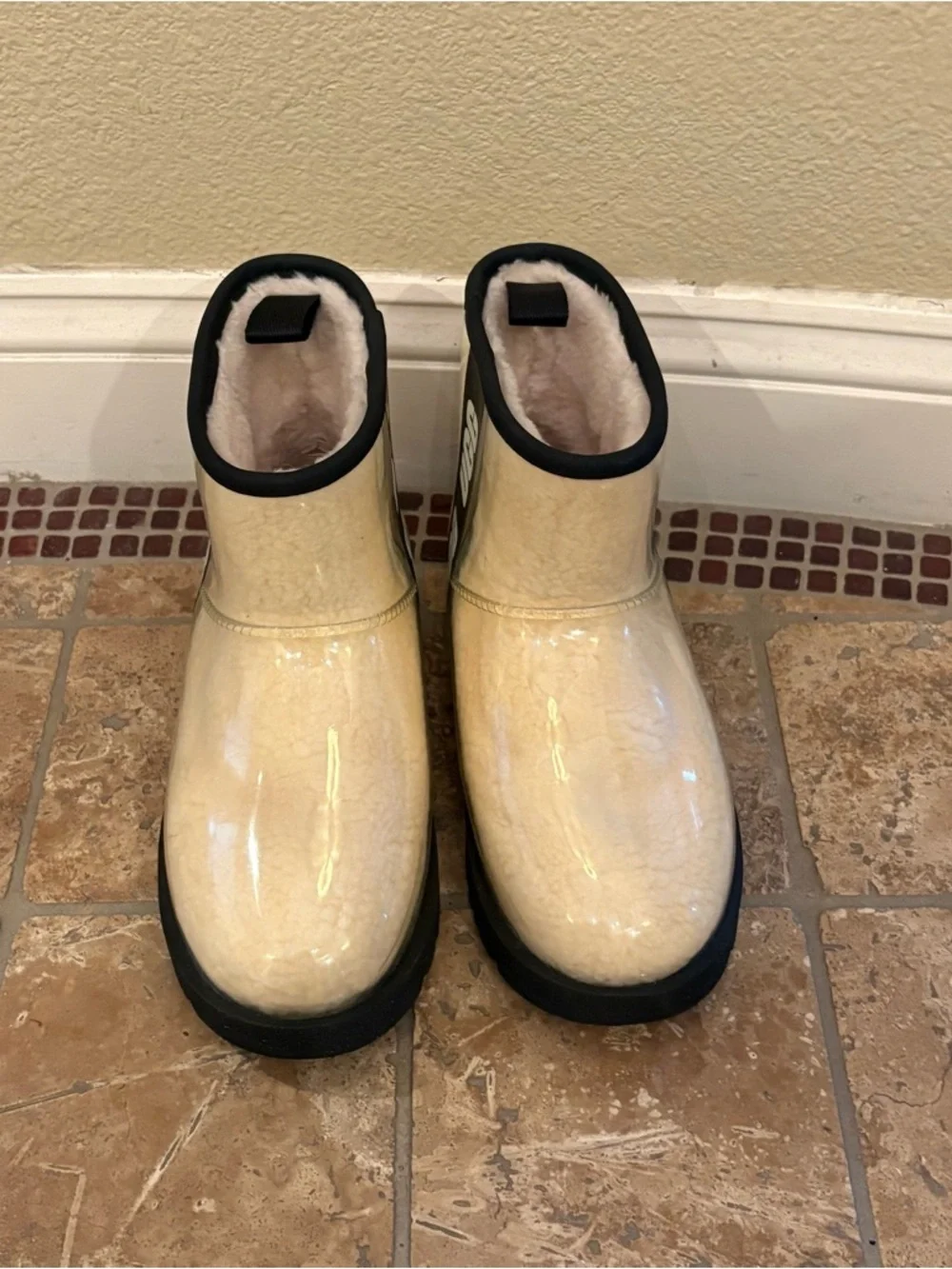 UGG Women Clear Classic Mini Waterproof Rain Boots Size 7